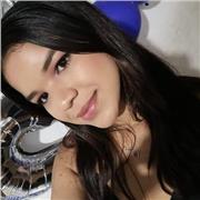 Soy una docente entregada, que logra establecer una buena conexión con estudiantes de básica primaria y también estudiantes de básica secundaria